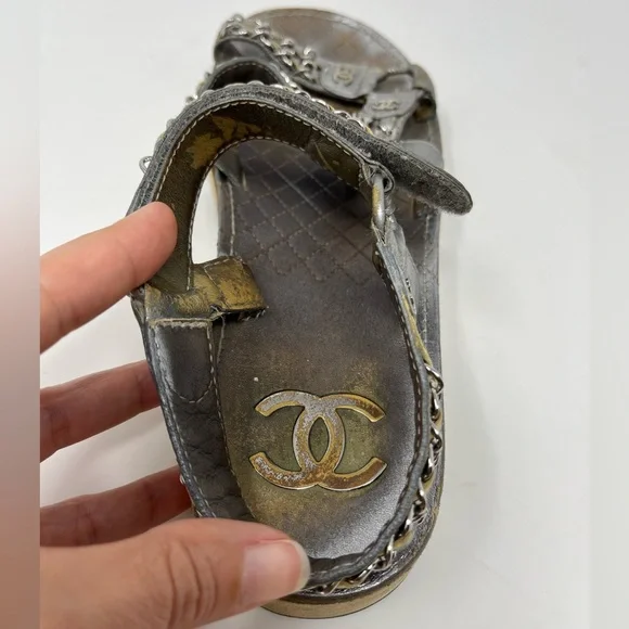 SOLD// Chanel Silver Metallic Chain Dad Sandals CC Logo Leather 40C 40 9 9.5 - Picture 12 of 14